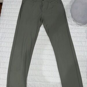 Bonton Men's Forest Green Chinos